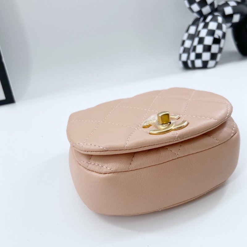 【CHANEL】香奈兒 Calfskin Chain Shoulder 米色 金扣 南瓜鏈條包迷你 11x4x9 正品（二手）M0504-5