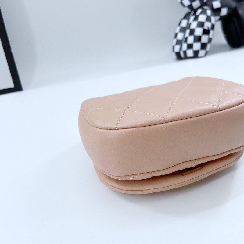 【CHANEL】香奈兒 Calfskin Chain Shoulder 米色 金扣 南瓜鏈條包迷你 11x4x9 正品（二手）M0504-7