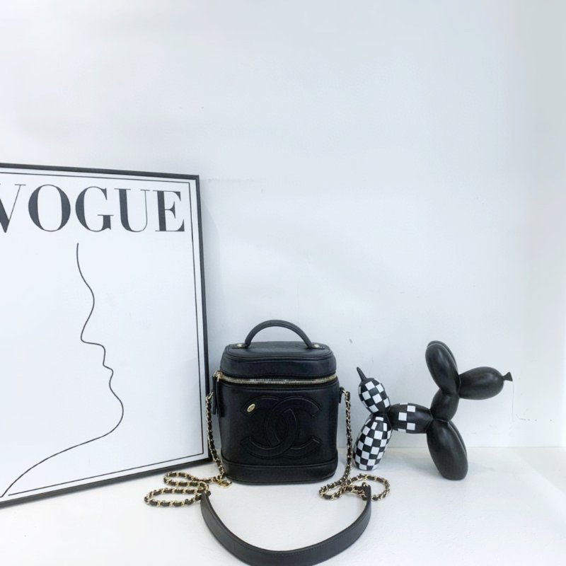 【CHANEL】香奈兒 Lambskin 2 Way Chain Shoulder 黑色 金扣 化妝桶 17x15x10 正品（二手）M0680-3
