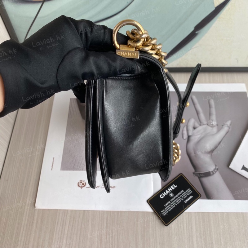 Chanel 黑金羊皮中號 Leboy-4