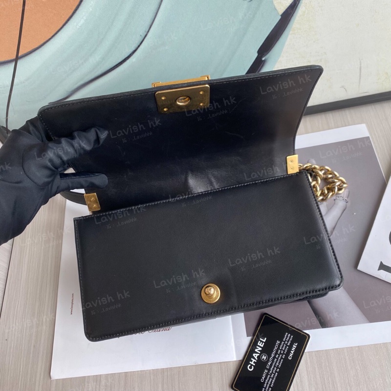 Chanel 黑金羊皮中號 Leboy-7