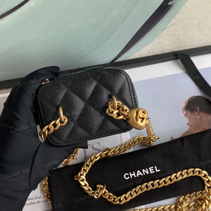 Chanel 23P 愛心扣mini黑金荔枝紋牛皮-2