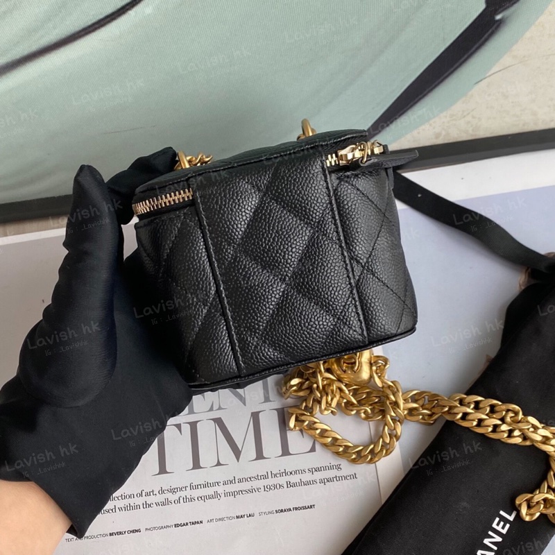 Chanel 23P 愛心扣mini黑金荔枝紋牛皮-6