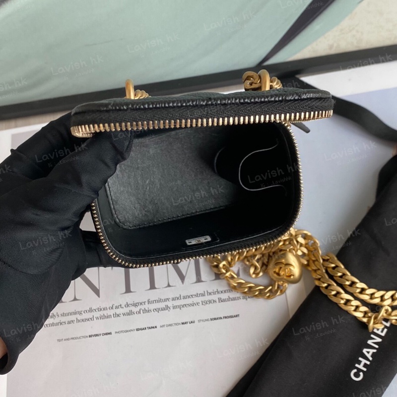 Chanel 23P 愛心扣mini黑金荔枝紋牛皮-8