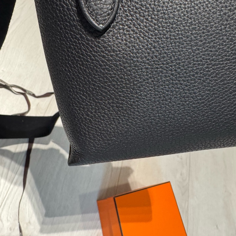 小巴黎二手名牌真品Hermes 餐盤包 胸口包 男女可用 極新-27