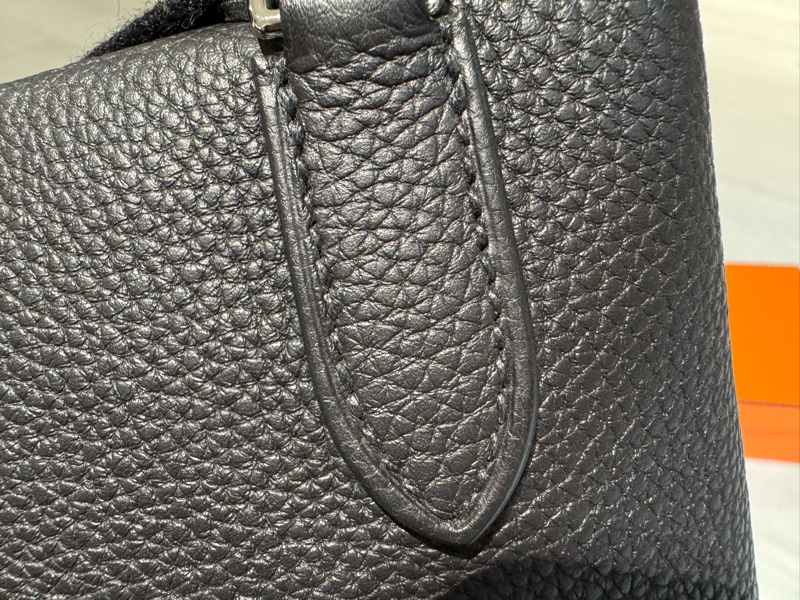 小巴黎二手名牌真品Hermes 餐盤包 胸口包 男女可用 極新-28