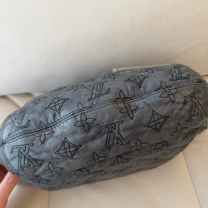 Louis Vuitton LV灰銀色 雲朵Hobo 灰色 壓紋-13