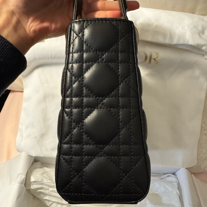 全新 lady Dior小號 吊飾水鑽款-1