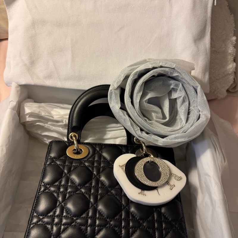 全新 lady Dior小號 吊飾水鑽款-3