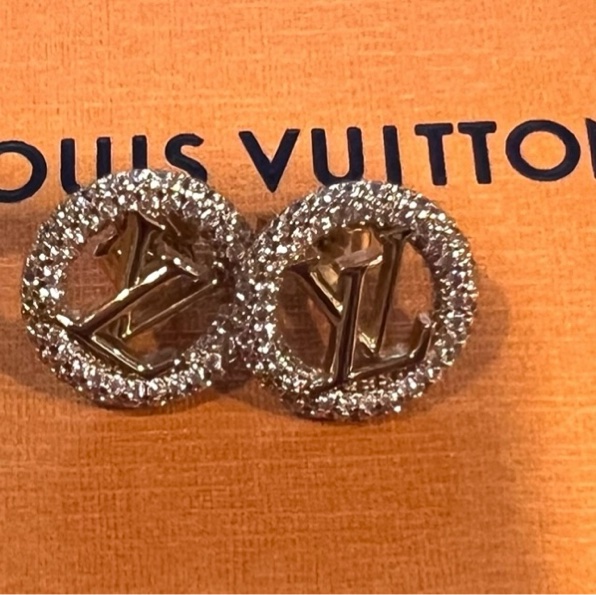 全新沒戴過-稀有-LV耳環/耳針式-4