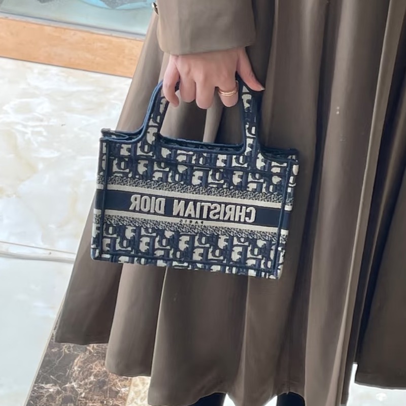 可愛到犯規😍99新🆕Dior迪奧藍色老花刺繡Book tote迷你托特包手提包-2