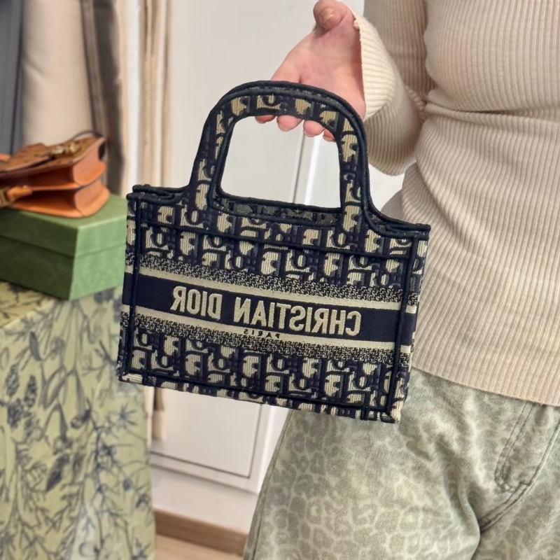 可愛到犯規😍99新🆕Dior迪奧藍色老花刺繡Book tote迷你托特包手提包-7