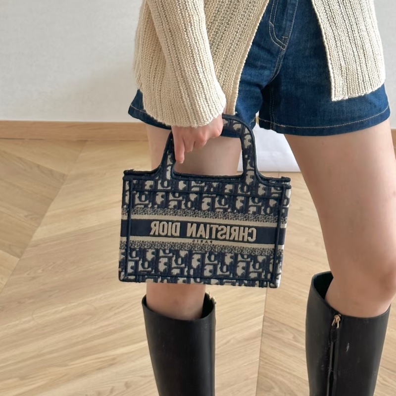 可愛到犯規😍99新🆕Dior迪奧藍色老花刺繡Book tote迷你托特包手提包-9