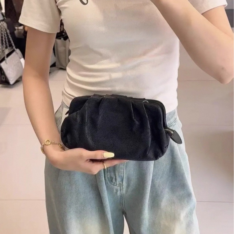 日常優雅款🦢LV路易威登黑色SCALA秀款雲朵包單肩斜挎手拿包☁️-1