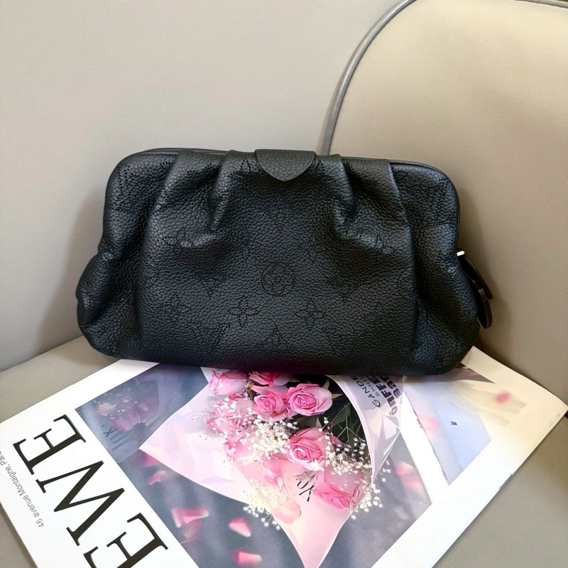 日常優雅款🦢LV路易威登黑色SCALA秀款雲朵包單肩斜挎手拿包☁️-6