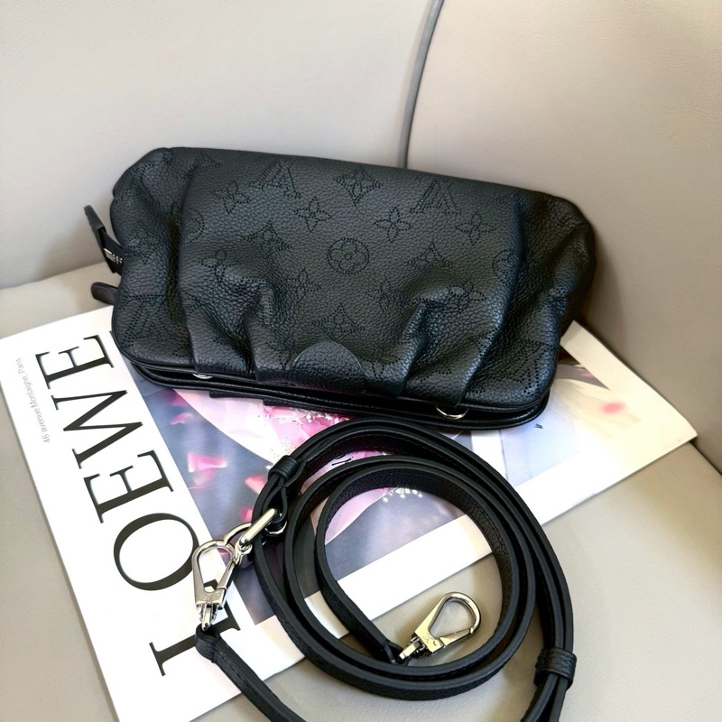 日常優雅款🦢LV路易威登黑色SCALA秀款雲朵包單肩斜挎手拿包☁️-10