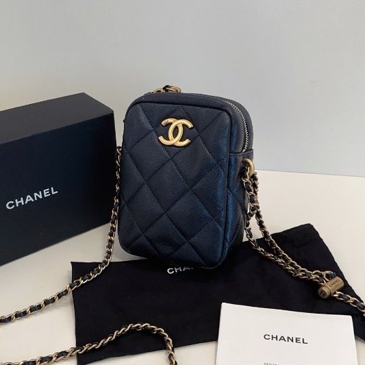 芯片款 Chanel香奈兒 黑金幻彩荔枝牛皮 子彈頭風衣調節扣 豎版鏈條手機包-3