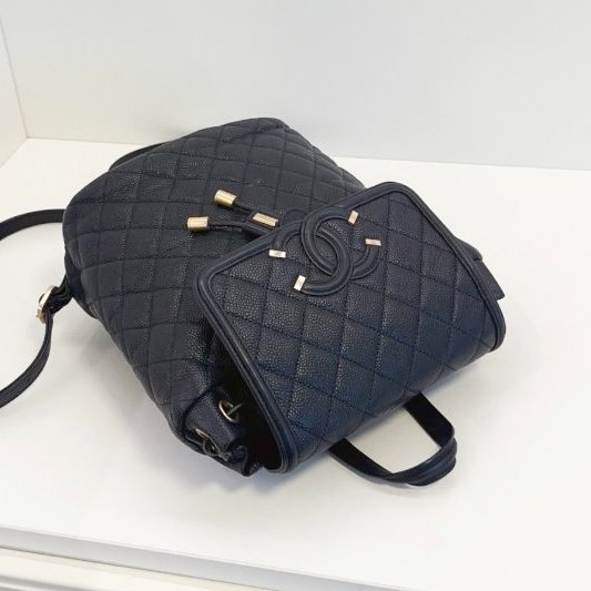 經典款 Chanel香奈兒 Vanity case黑金荔枝牛皮抽繩後背包-3