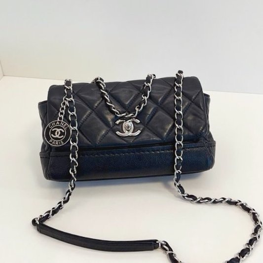 特別款 Chanel香奈兒 黑銀徽章錢幣CF大mini鏈條口蓋包-5