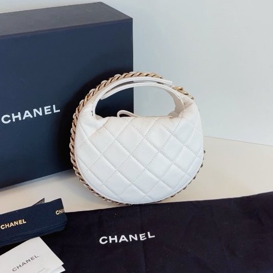 閒置新 Chanel香奈兒 Pouch白金呼啦圈月牙包-1