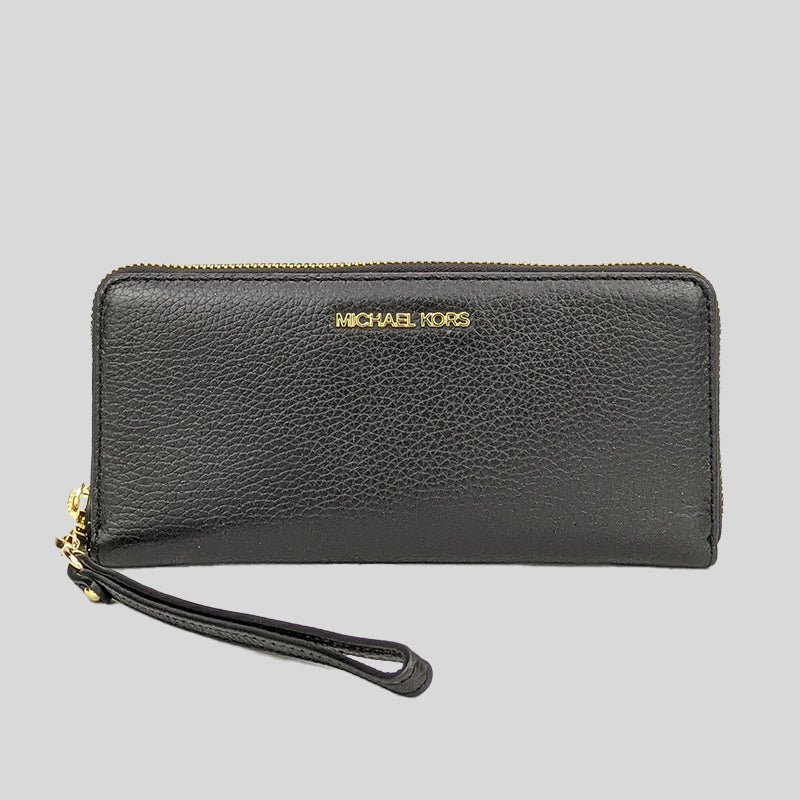 【Michael Kors】專櫃經典款 JET SET TRAVEL 金標LOGO防刮皮革拉鍊長夾(手提鏈帶可拆)-0