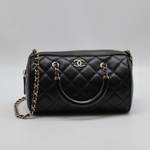 CHANEL 菱格紋小羊皮保齡球包 - 黑金