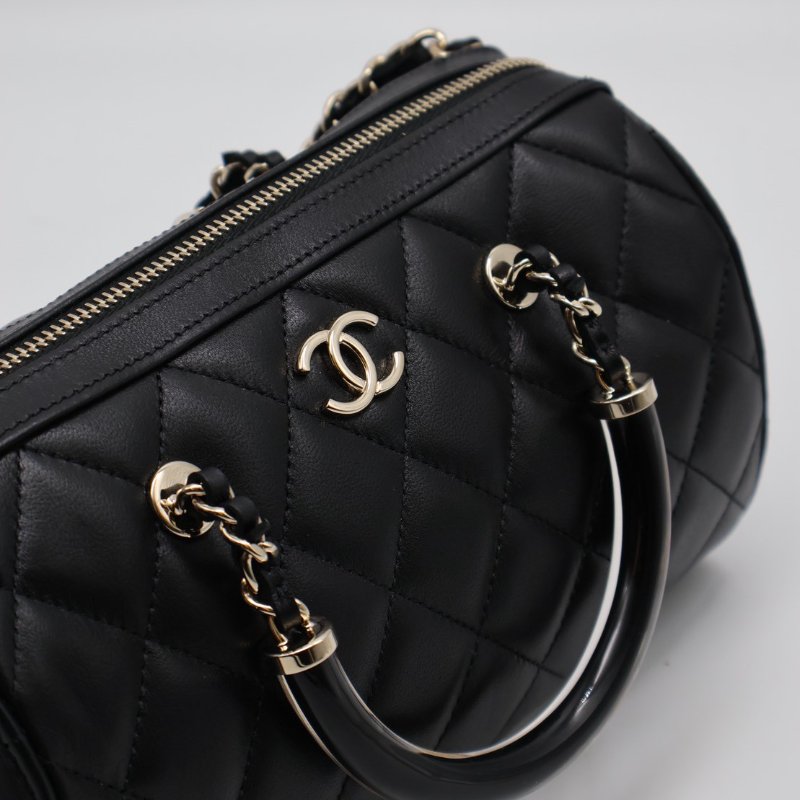 CHANEL 菱格紋小羊皮保齡球包 - 黑金-3