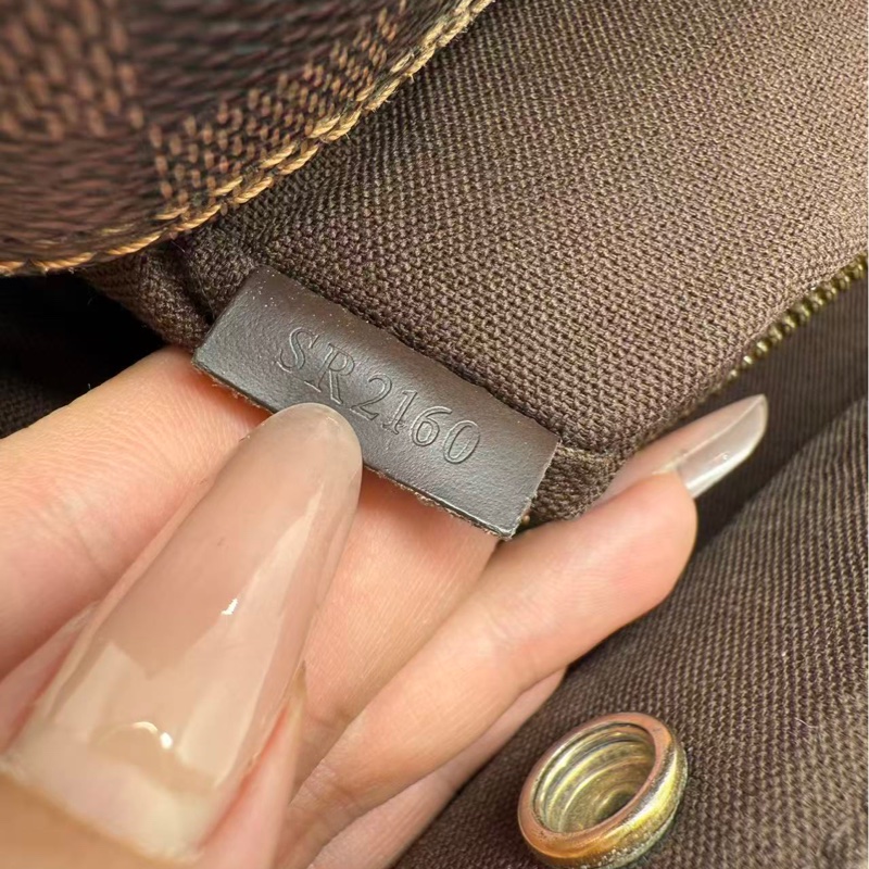 二手LV Naviglio郵差包 棕棋盤格 尺寸27*23cm，包有異味-7