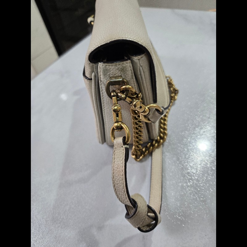 COACH Cassie 19荔枝紋牛皮轉釦式手提包-11