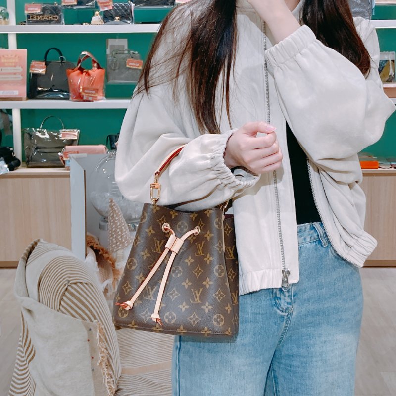 TW4689 Louis Vuitton 路易威登經典花紋 BB Size水桶包 Néonoé BB Monogarm Canvas-12