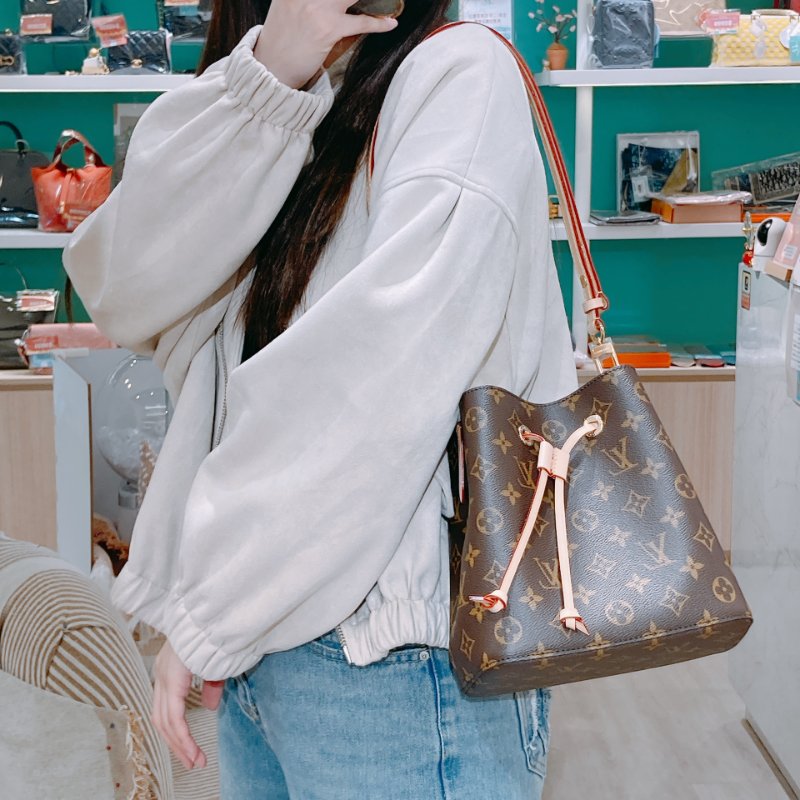 TW4689 Louis Vuitton 路易威登經典花紋 BB Size水桶包 Néonoé BB Monogarm Canvas-13