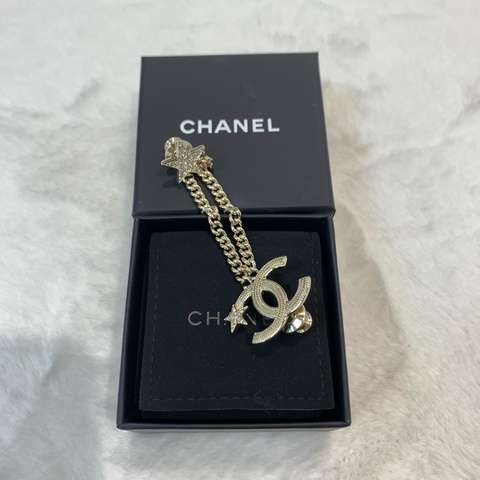 ✨Chanel流蘇 流星錘鑲鑽雙C logo胸針