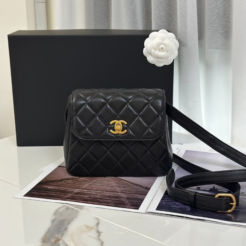 CHANEL 25A羊皮口蓋包 - 黑金-4