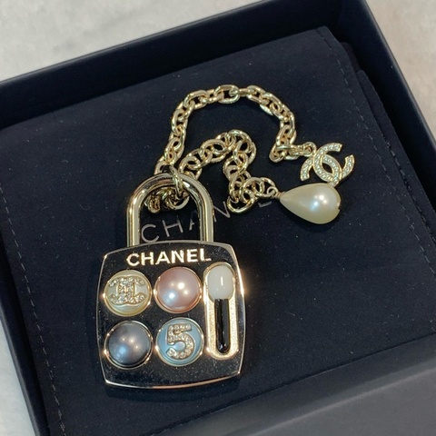 🌟full set(jp單)✨Chanel beauty 5號眼影盤珍珠胸針