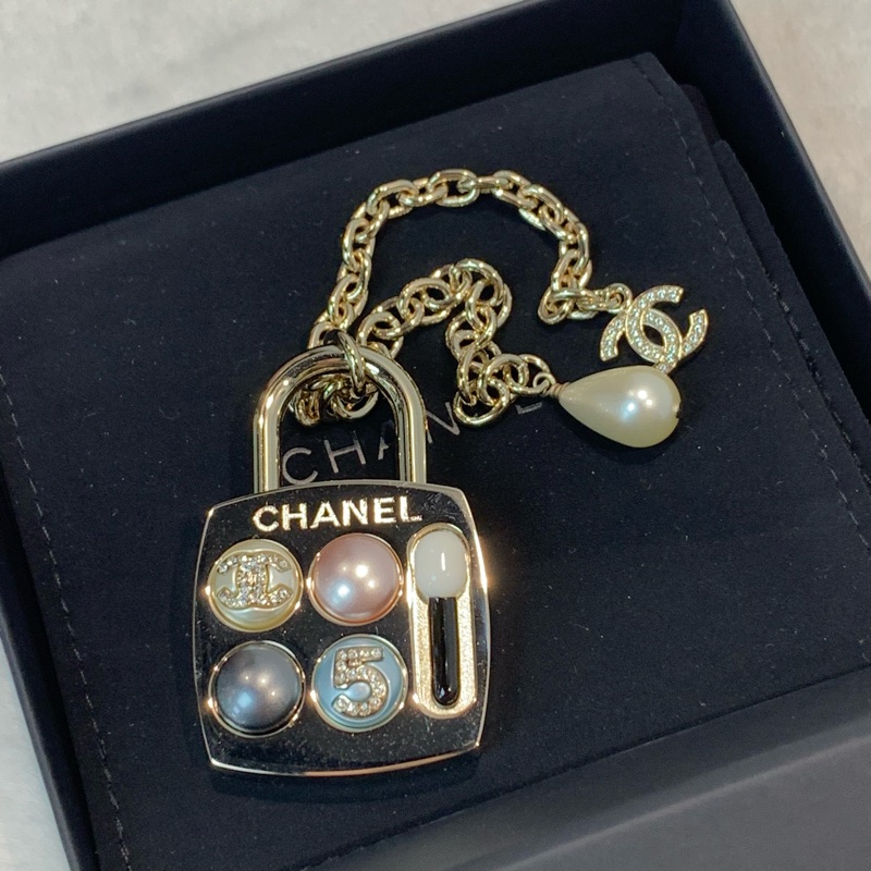 🌟full set(jp單)✨Chanel beauty 5號眼影盤珍珠胸針-0