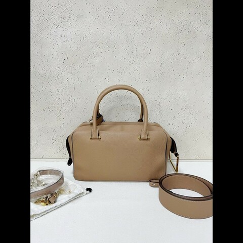 Delvaux Cool Box
奶茶色牛皮