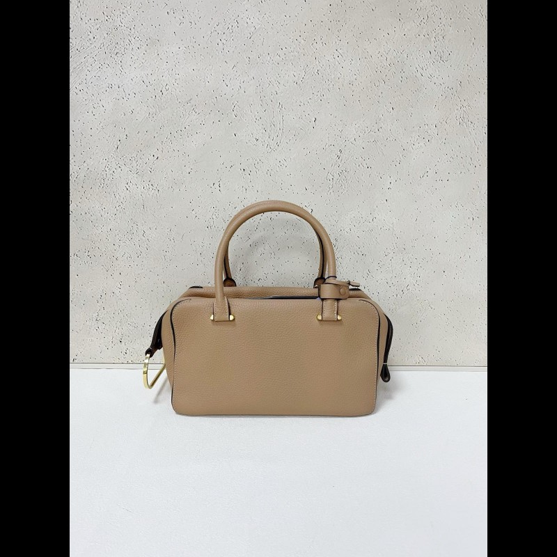 Delvaux Cool Box
奶茶色牛皮-1