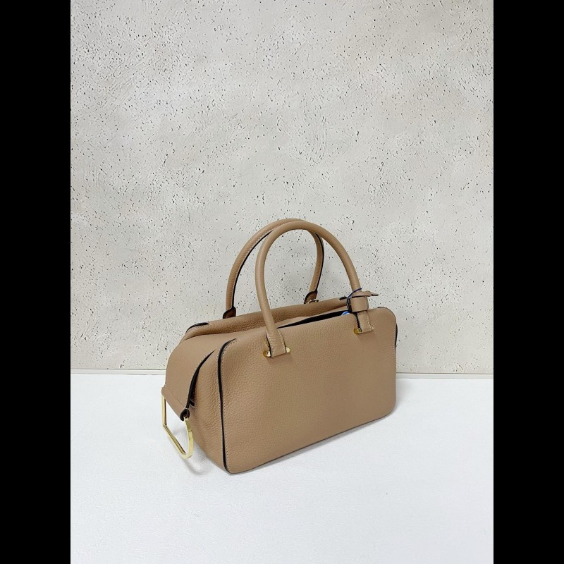 Delvaux Cool Box
奶茶色牛皮-2