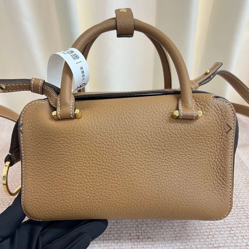 Delvaux Cool Box Mini 奶茶色牛皮-1