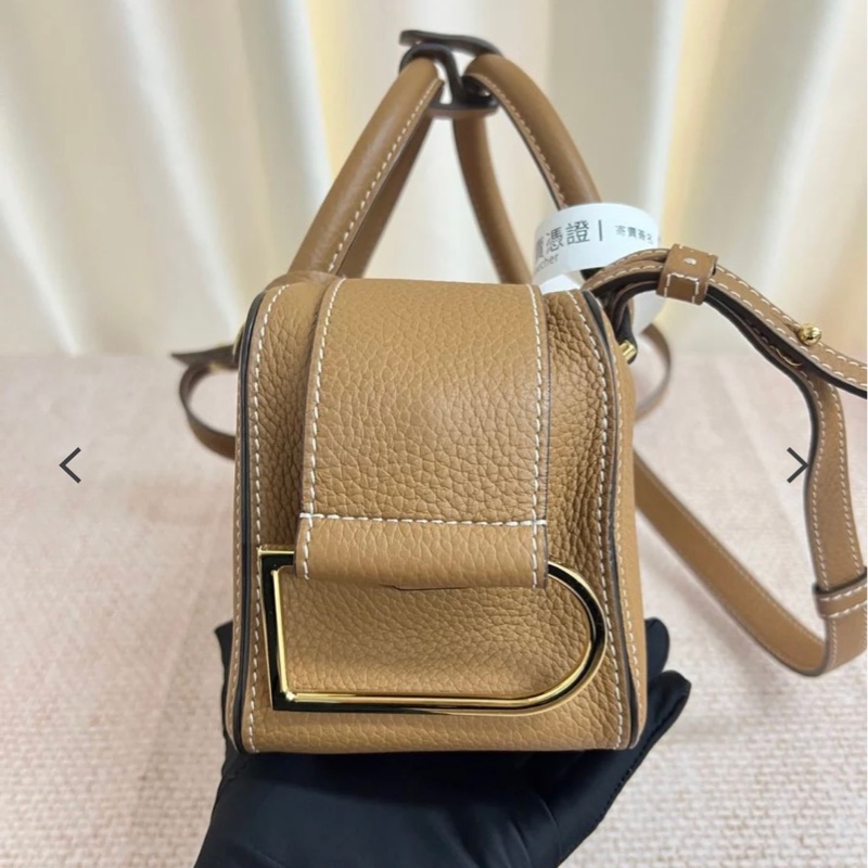 Delvaux Cool Box Mini 奶茶色牛皮-4