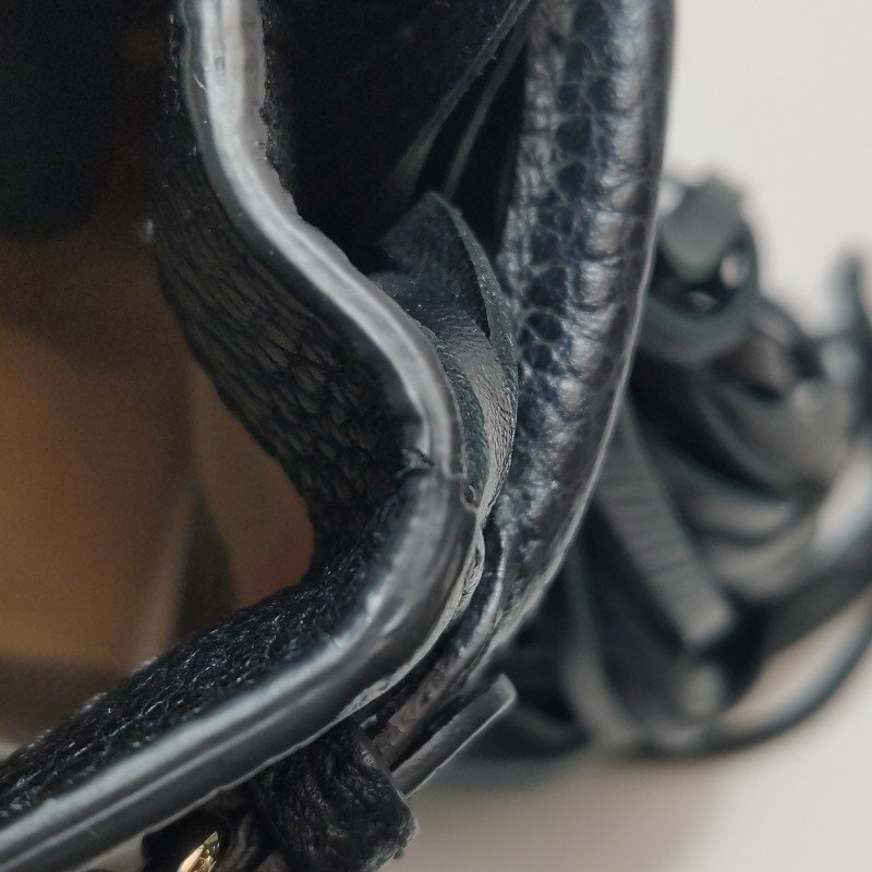 Burberry The Banner班納迷你牛皮流蘇字母Logo雙搭扣斜挎包單肩包-17