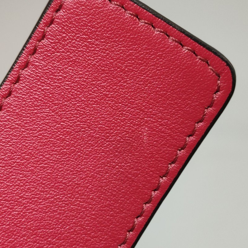 Chloe Tess小號牛皮翻毛皮純色鱷魚壓紋圓環搭扣斜挎包單肩包-10