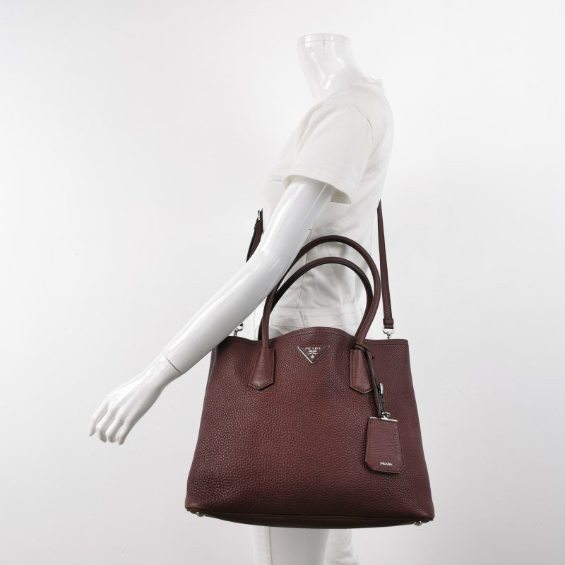 Prada Double中號牛皮純色三角徽標斜挎包單肩包-1