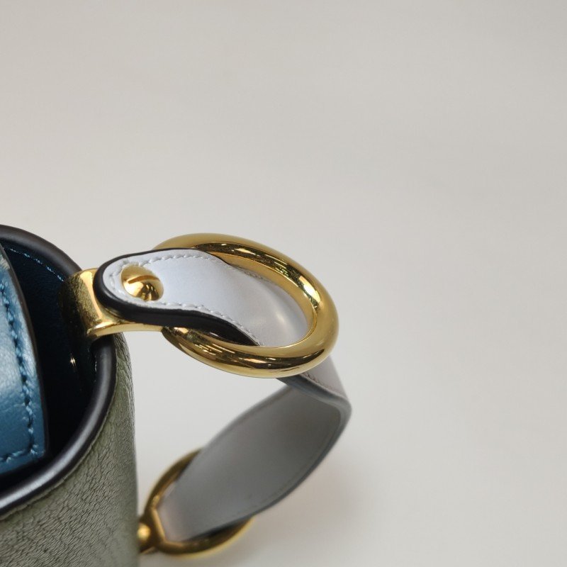 Chloe Chloe C迷你牛皮羊皮拼色字母C徽飾斜挎包-12