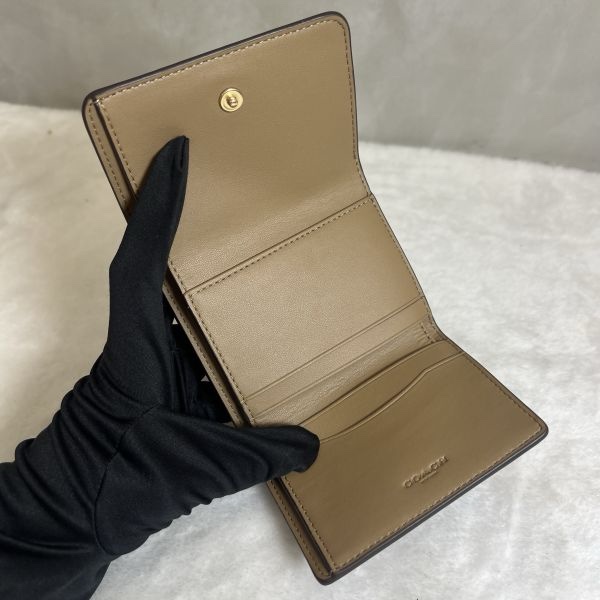 COACH 經典LOGO卡袋皮夾棕色-8