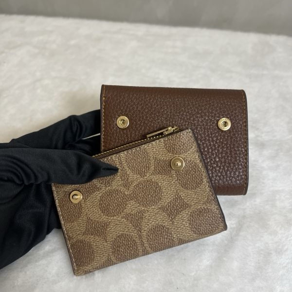 COACH 經典LOGO卡袋皮夾棕色-10