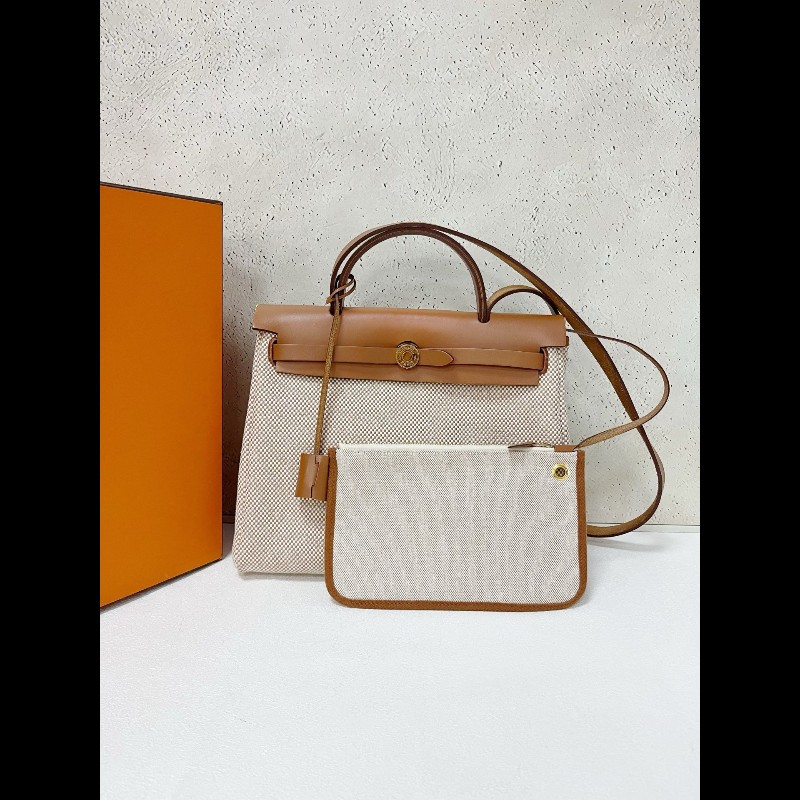 Hermes Herbag 31 
燕麥米拼棕金扣-0
