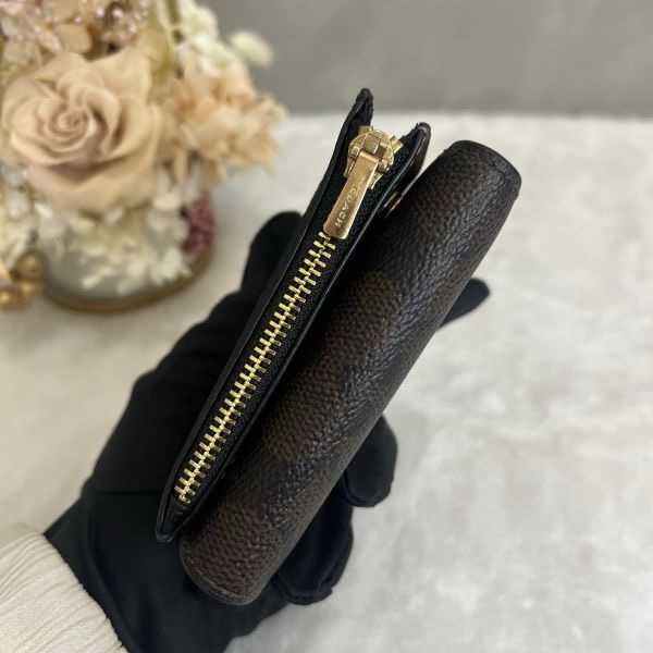 Coach 黑色老花三折短夾-5