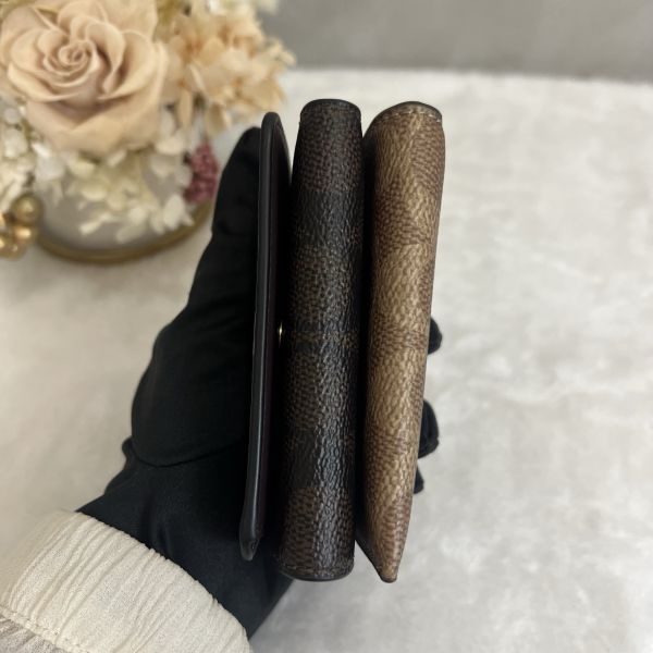 Coach 黑色老花三折短夾-6