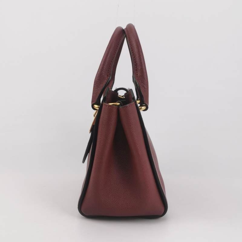 Burberry The Banner班納牛皮純色金屬字母logo雙搭扣斜挎包-2